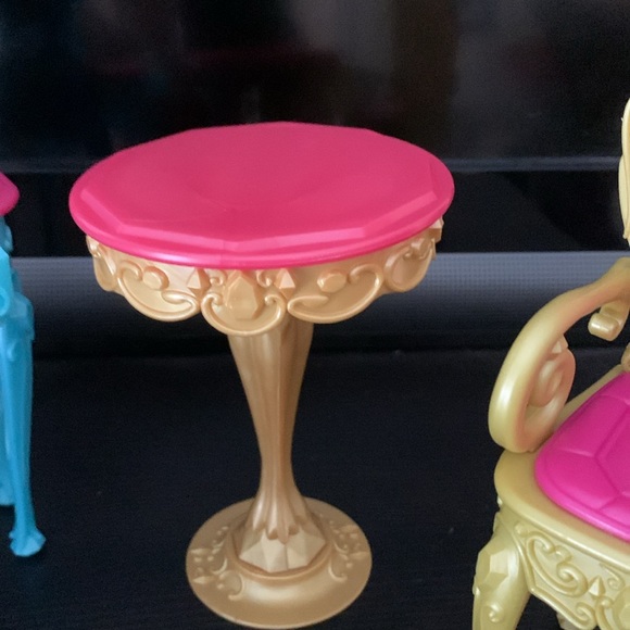 Diamond Castle Furniture - Picture 3 of 9